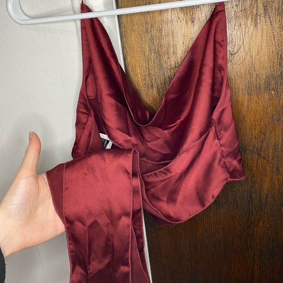 Deep wine coloured open back satin bandana halter top SHEIN | SIZE XS - Picture 3 of 4